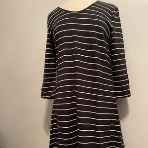 NWOT.  Medium Liz Claiborne New York Mid Sleeved Dress